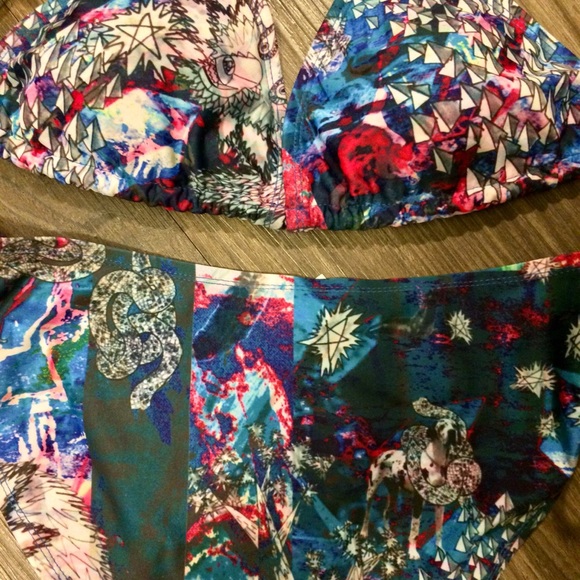 8 Seconds Print Bikini - medium top, small bottoms - Picture 6 of 8